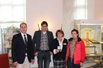 Überreichung der Gedenkmedaille für den Nobelpreis an das Franz-Stock-Komitee. (V.l.n.r.) Benedikt Hoffmann, Peter Liese, Margreth Dennemark, Birgit Sippel.